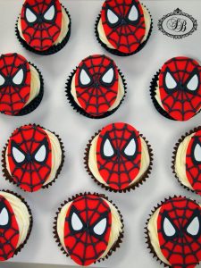 Cupcakes with 2D spiderman faces