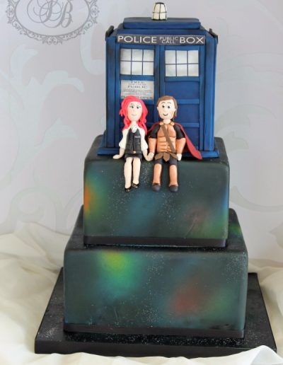 Doctor who themed wedding cake with tardis