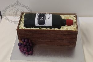 3D wine box with red wine bottle cake