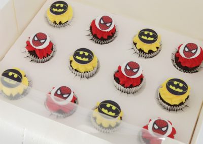 spiderman batman mini cupcakes