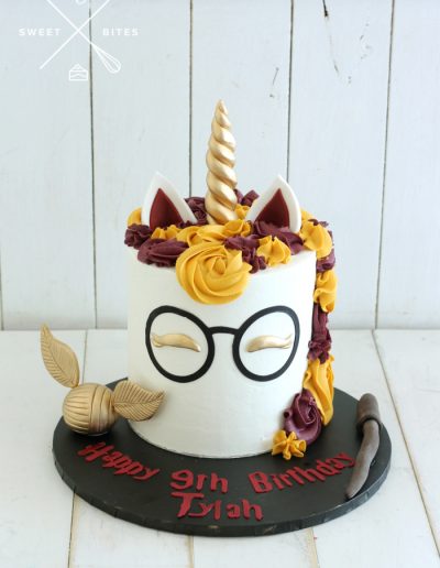 harry potter unicorn gryffindor cake