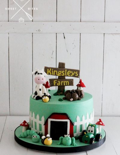 farm barn tractor animals cake