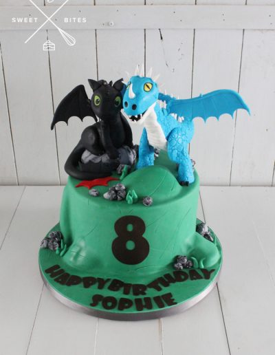 how to train your dragon cake toothless