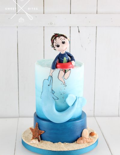 hand painted 2d 3d dolphin swimming sea ocean cake