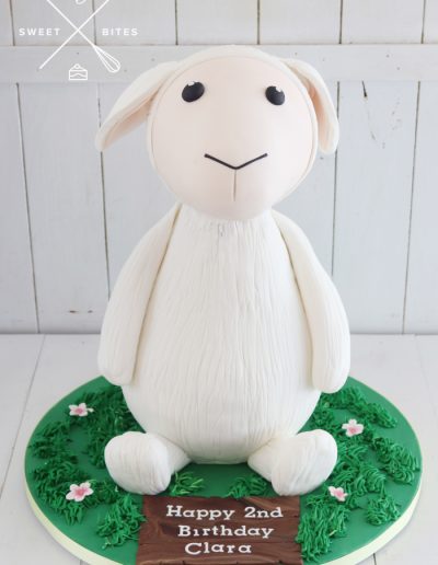 3d lamb sheep ewe cake