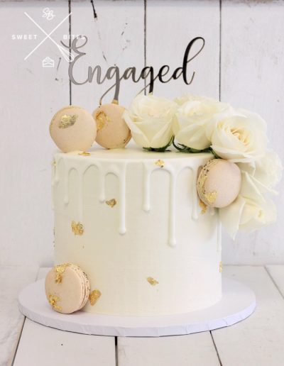 engagement white gold roses cake