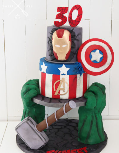 thor iron man captain america avengers cake spiderman hulk