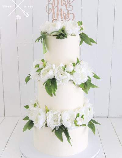 white wedding cake flower blocking classic 3 tier
