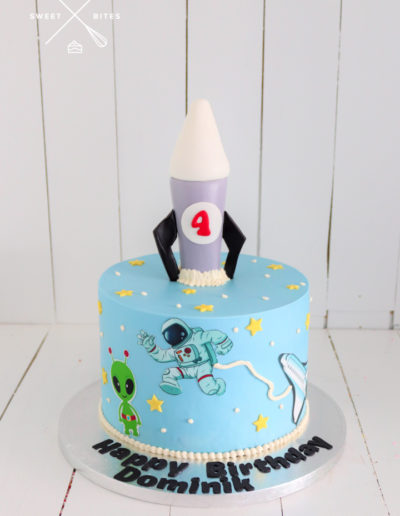 space cake alien astronaut spaceship rocket