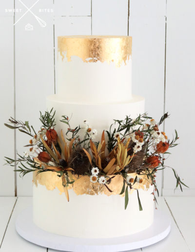 dried flowers gold foil leaf wedding cake